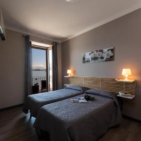 מלון Romagna באוונו